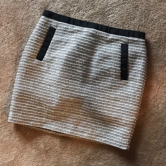 SALE Ann Taylor Loft Mini skirt 8 - Picture 6 of 7